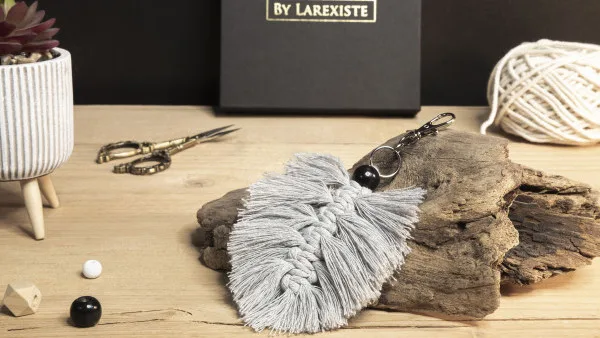 Atelier DIY déco - Porte clé plume en macramé