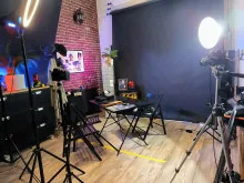 Location du Studio Photo 2heures avec une mini-formation de 15 minutes.